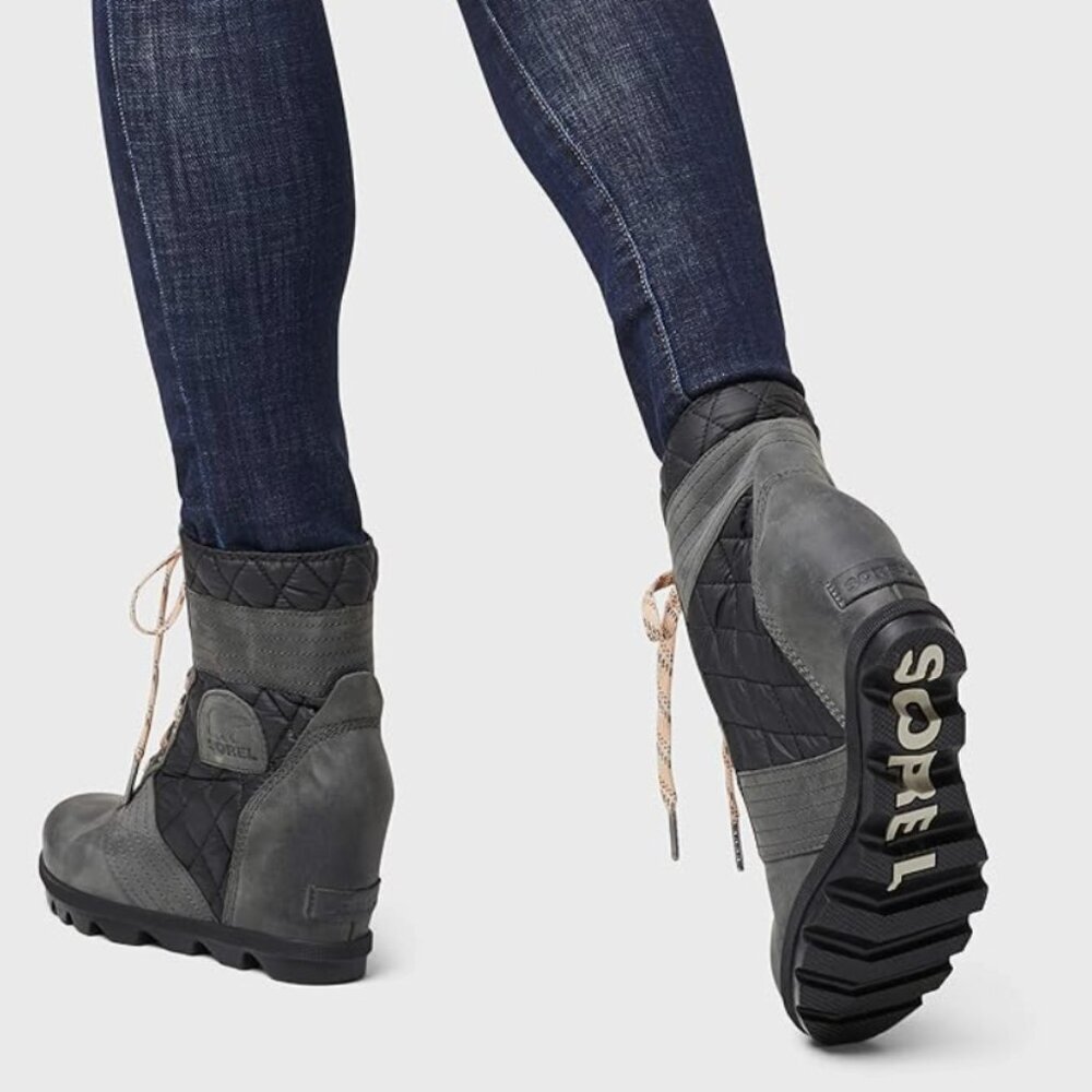 SOREL Women’s Grey Quilted Wedge Ankle Boots